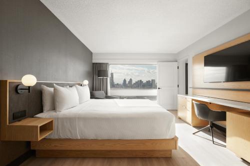 Hyatt Place Montreal - Downtown Room Type - One-Bedroom King Suite with Sofa Bed