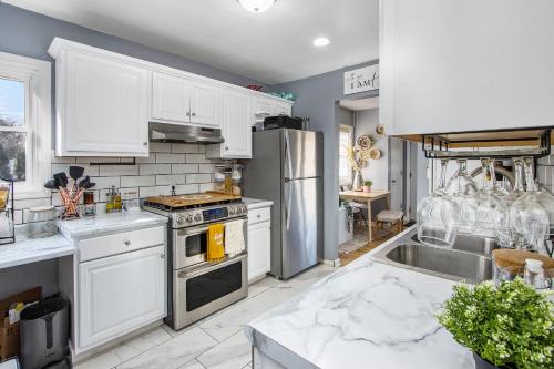 Entire Cute Boho Home Near Hospital, Expo Center, Free Parking in Cbd