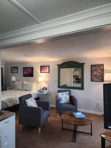 Inn at Arch Rock - image 3