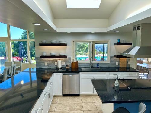 Kitchen, Hilltop Villa, Pool, Hot tub, Views, Avocado Grove in Fallbrook (CA)