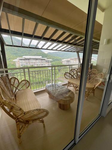 3BD/3BA Penthouse - Tropical Oasis in Pico de Loro 3