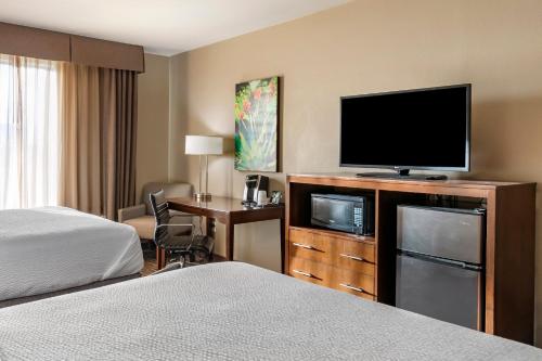 Holiday Inn Express Indio Room Type - Standard Queen Room with Two Queen Beds and Transfer Shower - Mobility Access