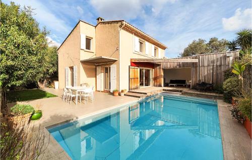 Stunning Home In Narbonne With Outdoor Swimming Pool, 4 Bedrooms And Wifi