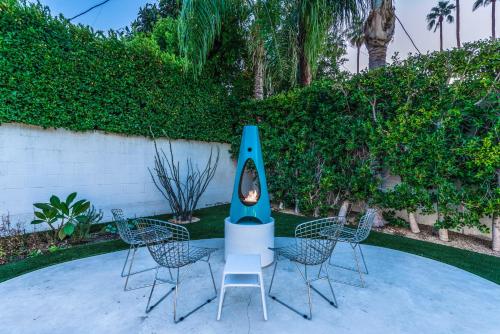 Private Mid Century Modern Architectural Home in Palm Springs, USA