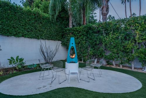 Private Mid Century Modern Architectural Home in Palm Springs, USA