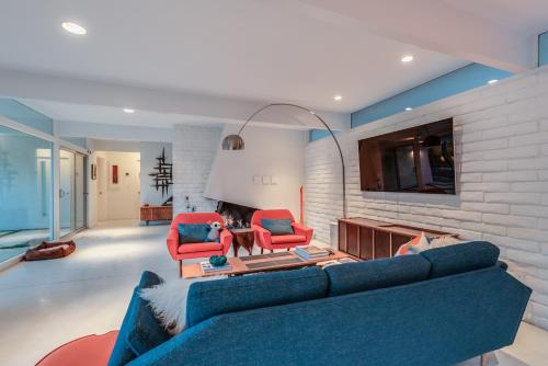 Private Mid Century Modern Architectural Home in Palm Springs, USA