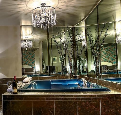 سبا, Hotel & Suites Monte-Cristo in Quebec City (QC)