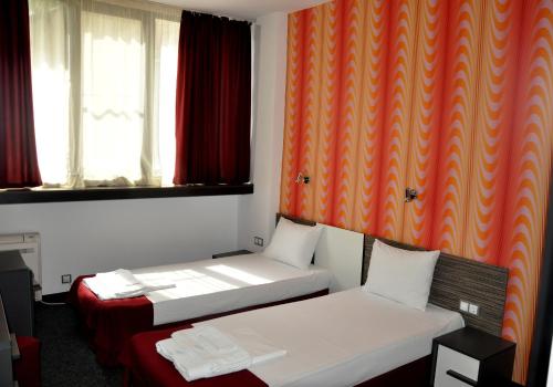 Hotel Dunav - image 11