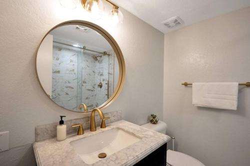Two-Bedroom Apartment image 6