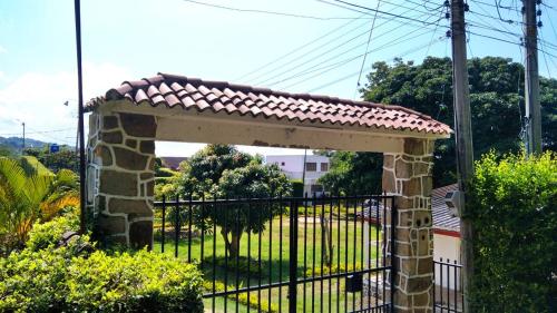 Linda Casa Campestre Arbeláez