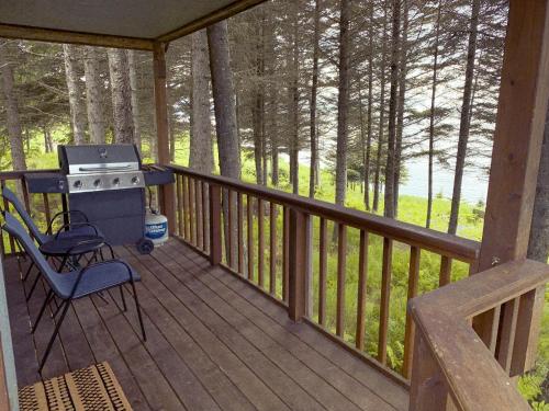 Lost Anchor Cabins - Ocean-view cabins on the bluff