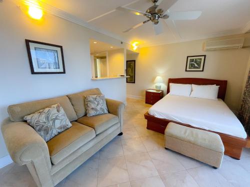 Charming Royal Garden condo