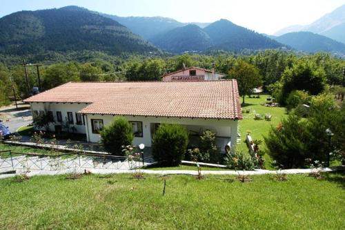 Dryas Hotel in Méga Khoríon