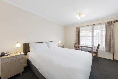 Best Western Olde Maritime Room Type - Queen Room