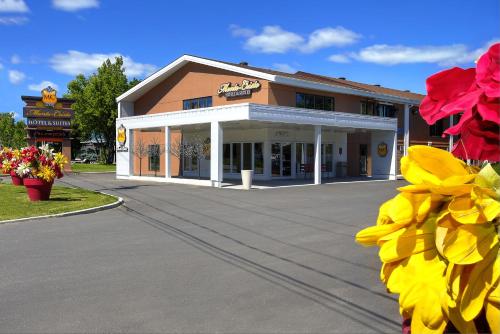 . Hotel & Suites Monte-Cristo