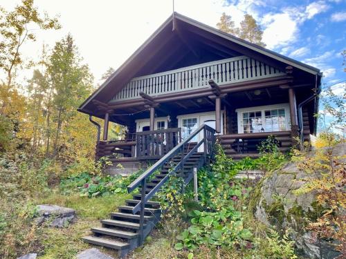 Elämyksellinen huvila Tuurujärven rannalla. - Accommodation - Ulvila