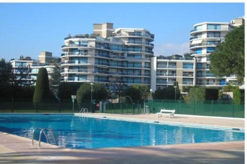 T2 Islette du Riou M with swimming pool golf view and private parking - Location saisonnière - Mandelieu-la-Napoule