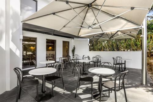Restaurant, Killara Hotel & Suites in Upper North Shore