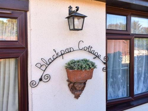 Hotellet från utsidan, Black Pan Holiday Cottage in Lake South