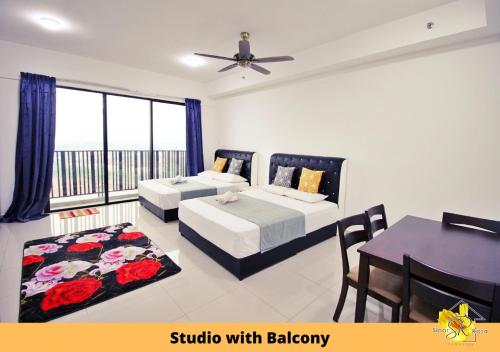 Studio with Balcony image 4