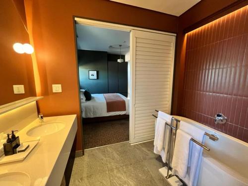 Home Suite Hotels Rosebank - image 2