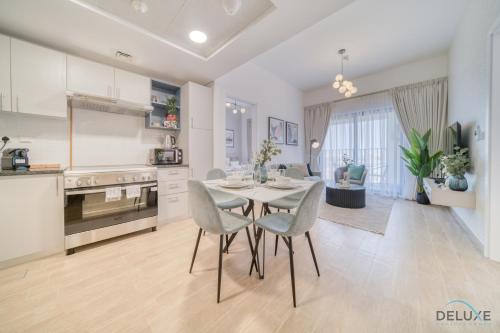 Serene 2BR at The Nook Wasl Gate Jebel Ali by Deluxe Holiday Homes, Дубай (фото 2)