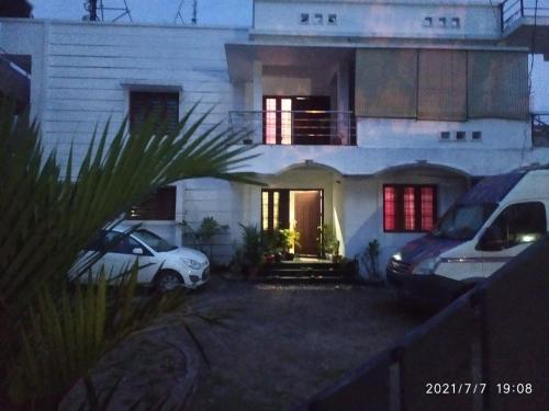 lloydskochi home stay - image 4
