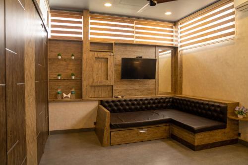 SEASONS SUITES (J.P. NAGAR) near Bannerghatta National Park