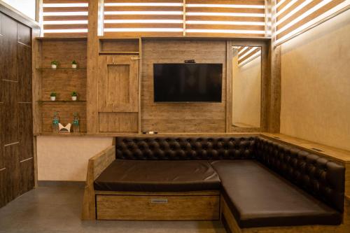 SEASONS SUITES (J.P. NAGAR) near Bannerghatta National Park