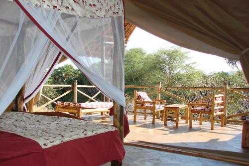 Balkonas / terasa, Maneaters in Tsavo