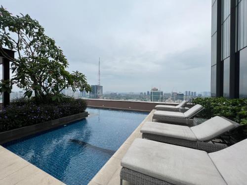 Le Places The Luxury MarQ Saigon Apartment