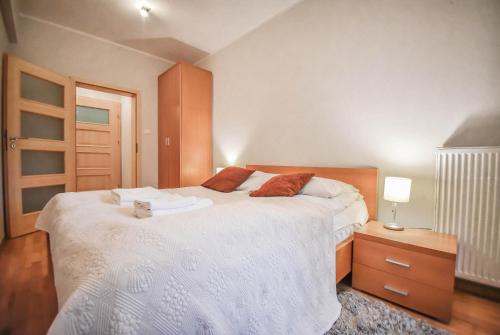 One-Bedroom Apartment image 10