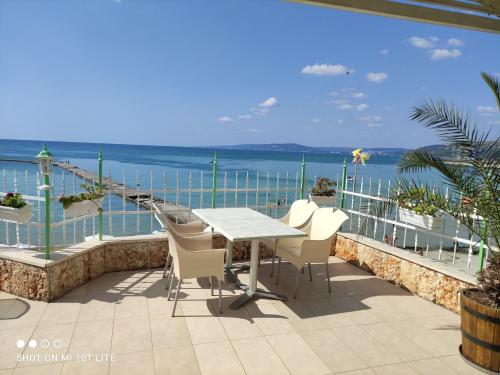 Hotel Oasis - Beach Access 2