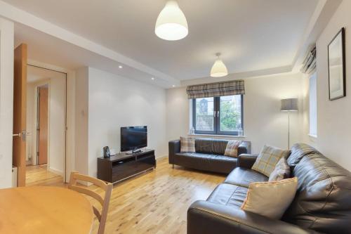 *Amazing Location!*In heart of the City. 2BR & Cot, Edynburg