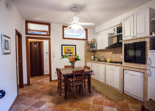  Apartment Nosside- Erasippe Residence, Ferienwohnung in Locri