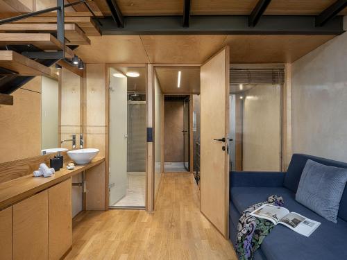 Two-Bedroom House image 9