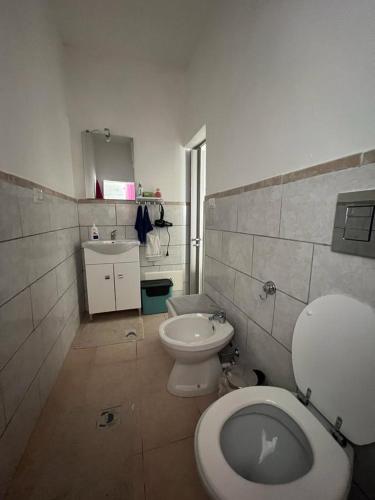 Bathroom, Fichi d india in Cellino San Marco