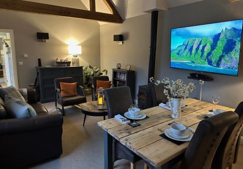 Stonehenge Cottages - image 11