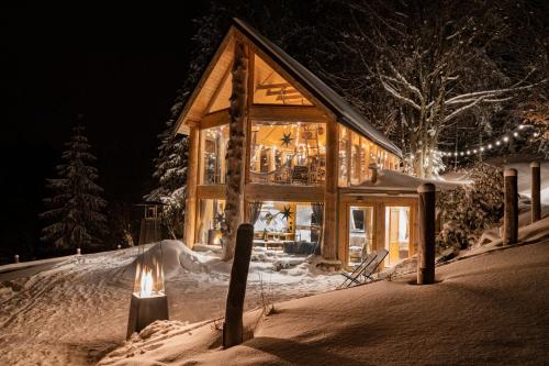 Górna Chata Mountains Chalet - Stable Cottage (Gorna Chata Mountains Chalet - Stable Cottage) in Lopuszna