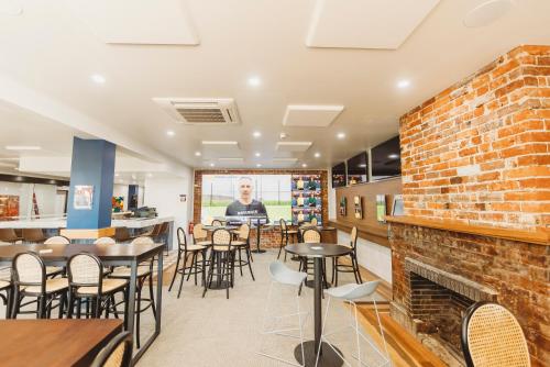 Restaurant, The Albion Hotel in Cootamundra