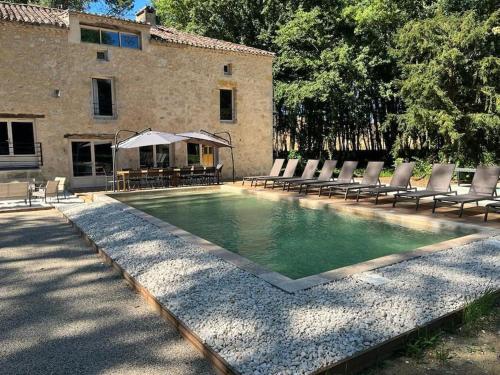 Villas Magnifique villa en pierre avec piscine