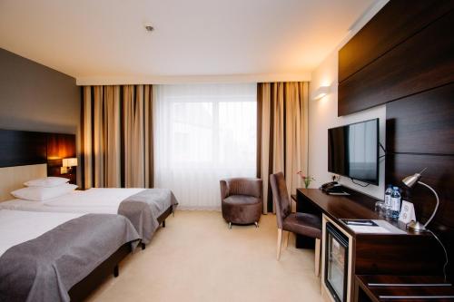 2 twin beds