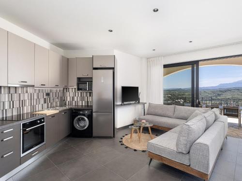 Luxury Apartment with private pool in Voukolies