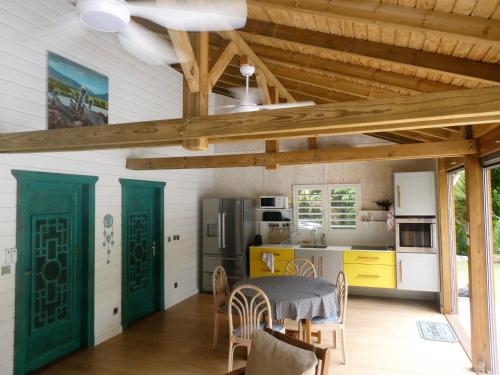 Kitchen, Sous les manguiers in Pointe-Noire