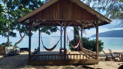 ชายหาด, Swiss Cottage Tioman in เกาะติโอมัน