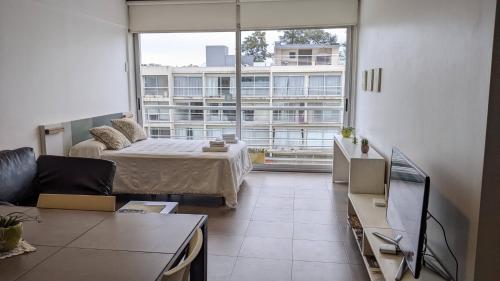. Concord Pilar "313 Almendros"# 50 m2 en Suite -living y dormitorio- de 1 a 4 huéspedes