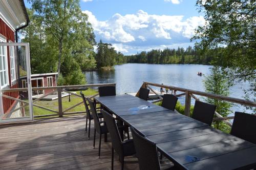 ระเบียง/ชานเรือน, River Lodge in ลูดวีกกา