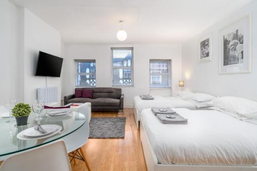 Soho & Covent Garden Apartment, Sleeps 3,  London