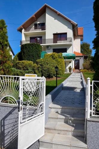 Apartmani Janja - Chambre d'hôtes - Sokobanja