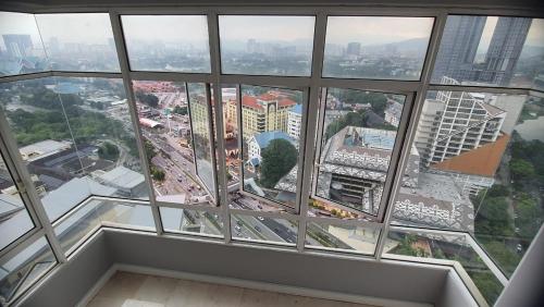 Homestay Jalan Tun Razak walking distance IJN, HKL, MRT Station, KPJ, PERKESO, Bernama, Tabung Darah near Taman Tasik Titiwangsa
